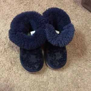 Ugg toddler  girl size 7 great conditions